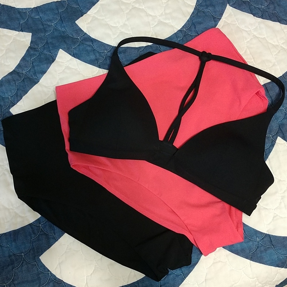 Lululemon high waisted bottoms and matching top
